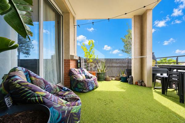 À vendre à Saint Estève : Appartement 5 pièces dans résidence avec piscine