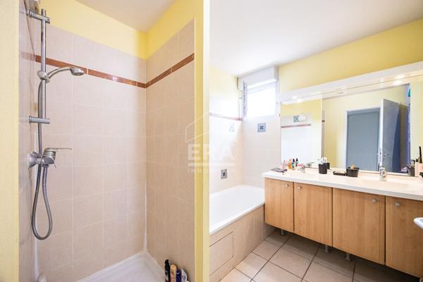 À vendre à Saint Estève : Appartement 5 pièces dans résidence avec piscine