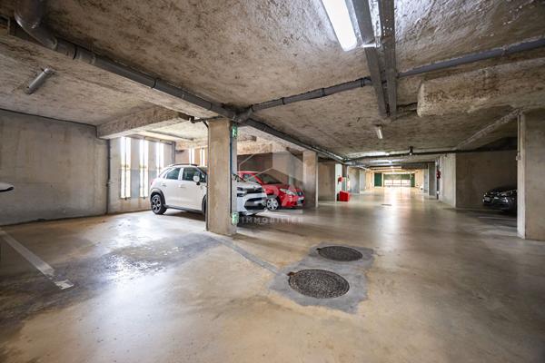 À vendre à Saint Estève : Appartement 5 pièces dans résidence avec piscine