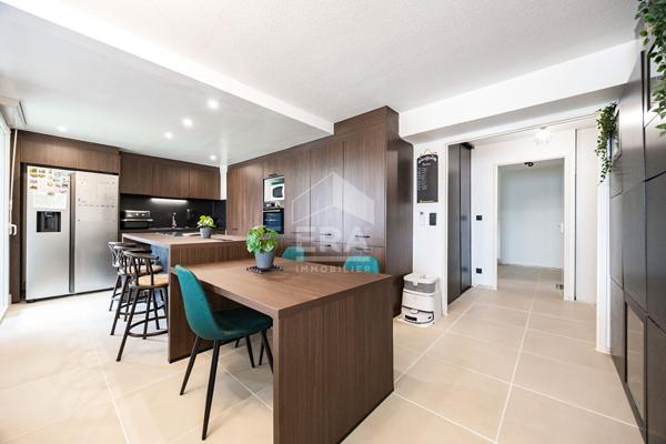 À vendre à Saint Estève : Appartement 5 pièces dans résidence avec piscine