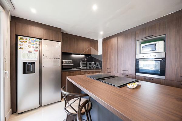 À vendre à Saint Estève : Appartement 5 pièces dans résidence avec piscine