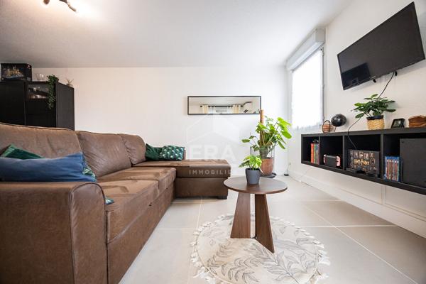 À vendre à Saint Estève : Appartement 5 pièces dans résidence avec piscine