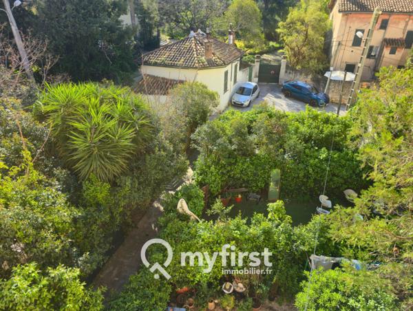 Toulon (83000) Le luxe discret en centre-ville : T3 avec jardin privatif