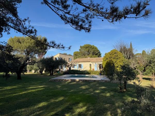 Villeneuve-lès-Avignon (30400) Maison de charme de plain pied