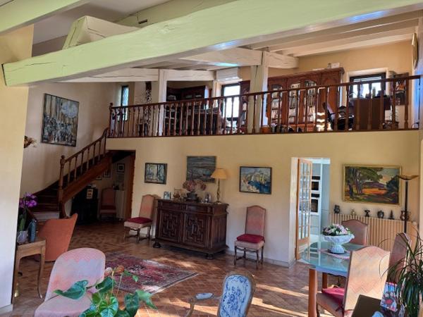 Villeneuve-lès-Avignon (30400) Maison de charme de plain pied