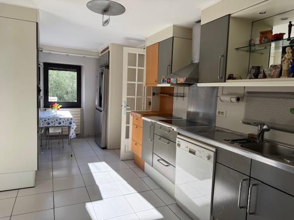 Villeneuve-lès-Avignon (30400) Maison de charme de plain pied