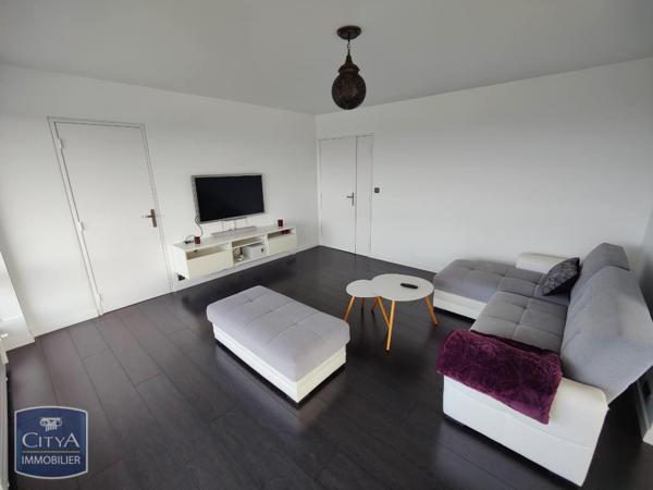 Appartement à louer 4 pièces 80.02m² Élancourt (78990)