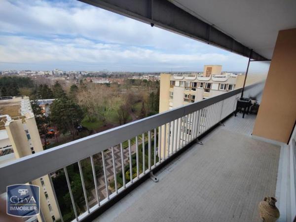 Appartement à louer 4 pièces 80.02m² Élancourt (78990)