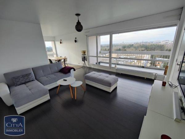 Appartement à louer 4 pièces 80.02m² Élancourt (78990)