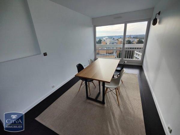 Appartement à louer 4 pièces 80.02m² Élancourt (78990)