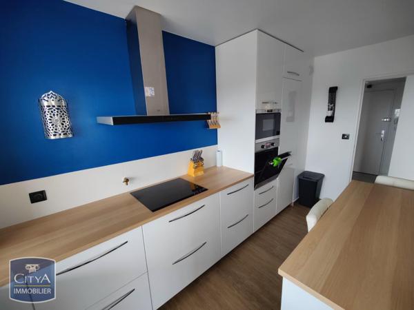 Appartement à louer 4 pièces 80.02m² Élancourt (78990)