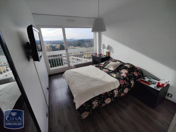 Appartement à louer 4 pièces 80.02m² Élancourt (78990)