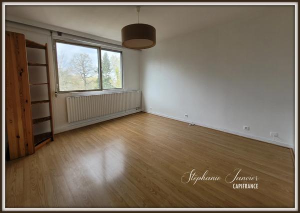 Appartement F2, à louer VAIRES SUR MARNE, GRAND F2 À LOUER, LUMINEUX AVEC PARKING & CAVE de 48 m², gare à pied, dernier étage.