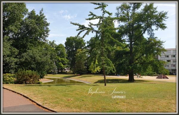 Appartement F2, à louer VAIRES SUR MARNE, GRAND F2 À LOUER, LUMINEUX AVEC PARKING & CAVE de 48 m², gare à pied, dernier étage.