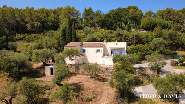Charmante maison provençale avec vue panoramqiue - Proche village
