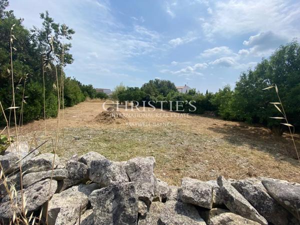 Terrain constructible d’une maison de 175m2 avec piscine