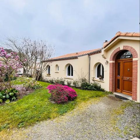 Rezé plain-pied sur son beau jardin 595 000 € FAI 3415MG – nantes Sud Immobilier