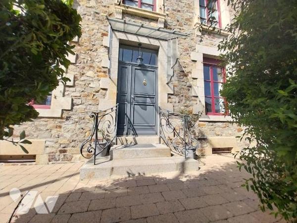 Maison à vendre à Vitré (35500) en Ille-et-Vilaine (35)

A quelques minutes du centre-ville, ...