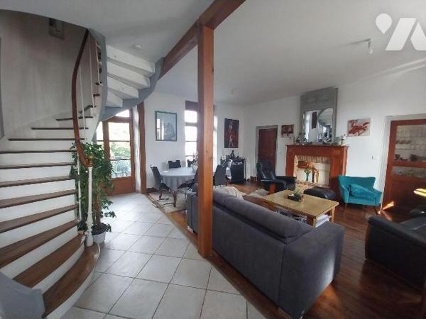 Maison à vendre à Vitré (35500) en Ille-et-Vilaine (35)

A quelques minutes du centre-ville, ...