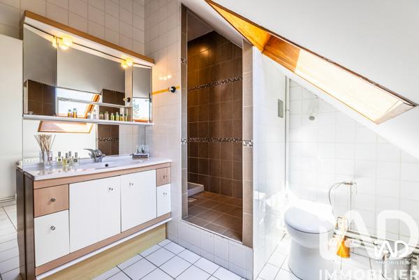 Maison à vendre 10 pièces 232 m² Bornel