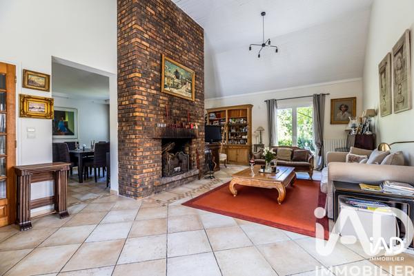 Maison à vendre 10 pièces 232 m² Bornel