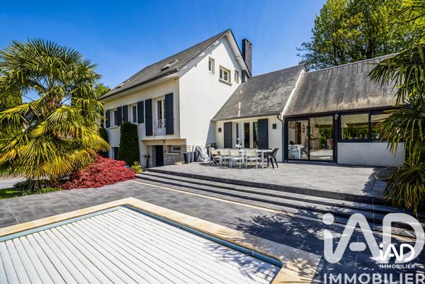 Maison à vendre 10 pièces 232 m² Bornel