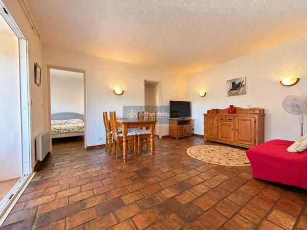 Vente                                                      Appartement
                        
                     2 pièces                      40 m2                     à Les Issambres