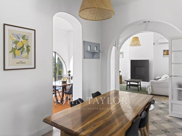 Appartement indépendant avec aperçu mer à Bandol – Jardin et potentiel d’aménagement