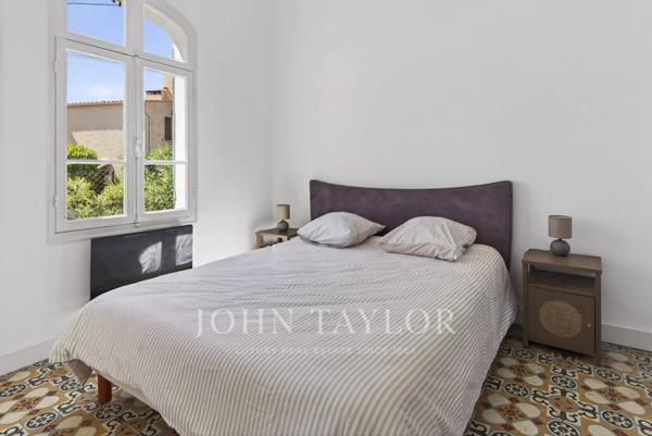 Appartement indépendant avec aperçu mer à Bandol – Jardin et potentiel d’aménagement