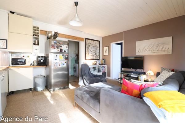ROYAN - QUARTIER DU PARC - 200 M PLAGE - ENTRE MAISON ET APPARTEMENT - 4 CHAMBRES - JARDIN