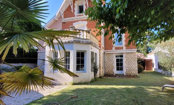 Royan, Le Parc, Un façade ciselée !
