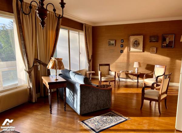 CALUIRE, Chantoiseau, appartement de 93m² lumineux, 2 chambres, séjour double, balcons. Garage, cave