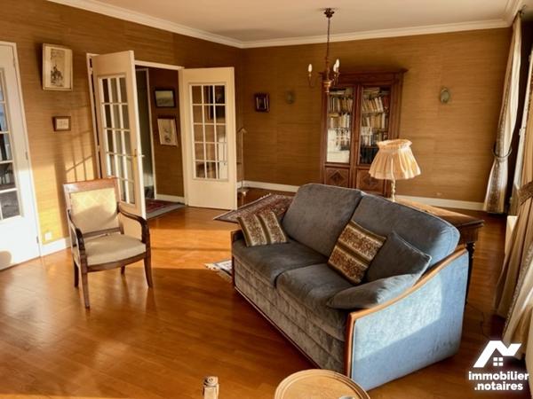 CALUIRE, Chantoiseau, appartement de 93m² lumineux, 2 chambres, séjour double, balcons. Garage, cave