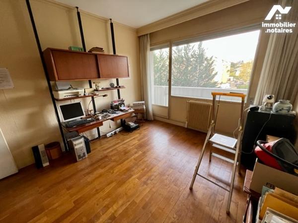 CALUIRE, Chantoiseau, appartement de 93m² lumineux, 2 chambres, séjour double, balcons. Garage, cave