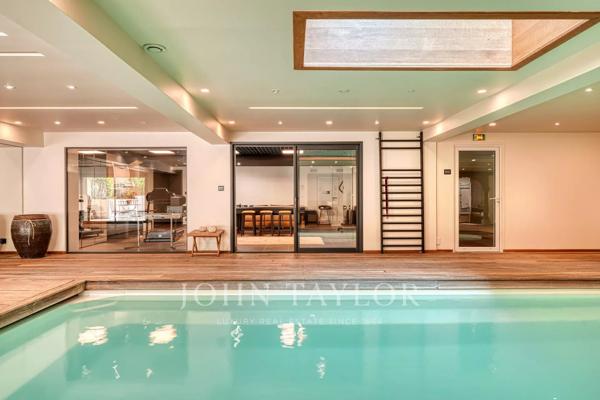 Maison contemporaine au sein d'un d'un domaine privé