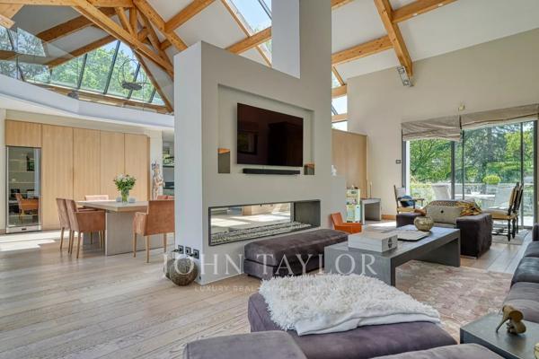 Maison contemporaine au sein d'un d'un domaine privé