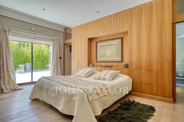 Maison contemporaine au sein d'un d'un domaine privé