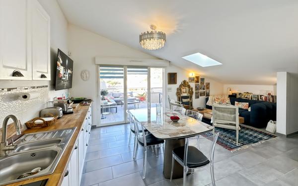 Appartement à vendre    3 pièces • 78 m2 Toulon