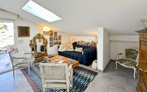 Appartement à vendre    3 pièces • 78 m2 Toulon