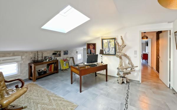 Appartement à vendre    3 pièces • 78 m2 Toulon