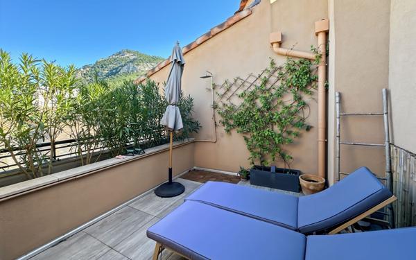 Appartement à vendre    3 pièces • 78 m2 Toulon