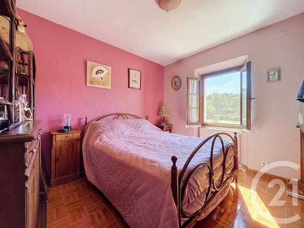 Maison à vendre  4 pièces - 218 m 2   MOUGINS  - 06
