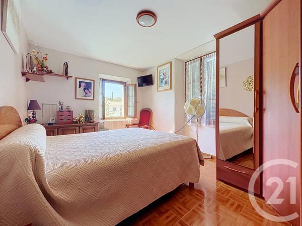 Maison à vendre  4 pièces - 218 m 2   MOUGINS  - 06