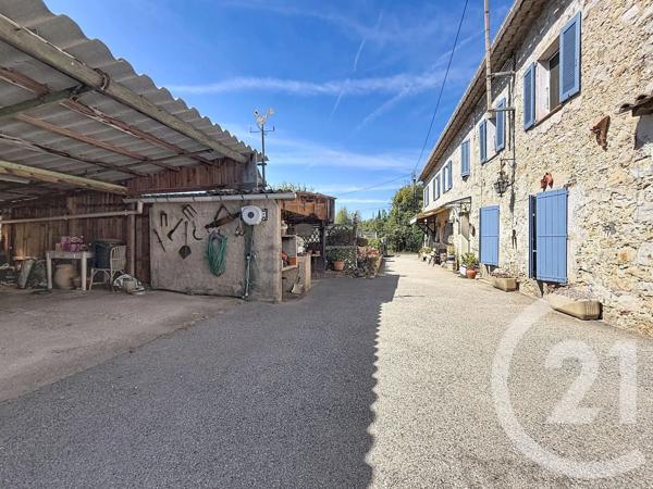 Maison à vendre  4 pièces - 218 m 2   MOUGINS  - 06