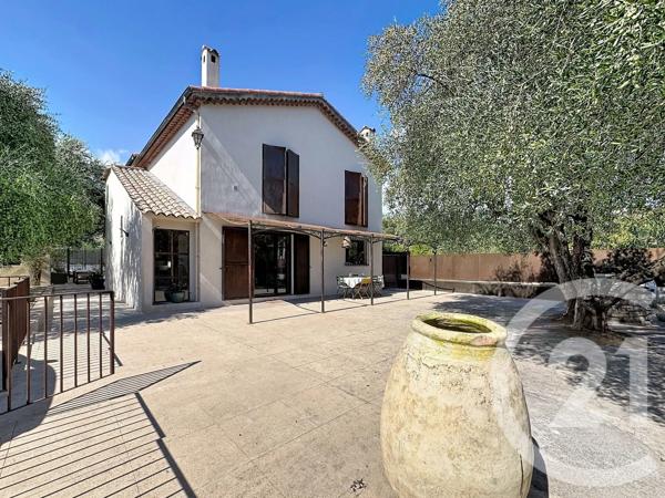 Maison à vendre  4 pièces - 218 m 2   MOUGINS  - 06