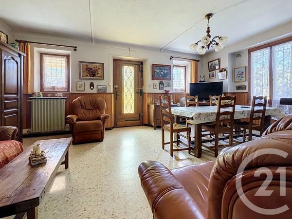 Maison à vendre  4 pièces - 218 m 2   MOUGINS  - 06