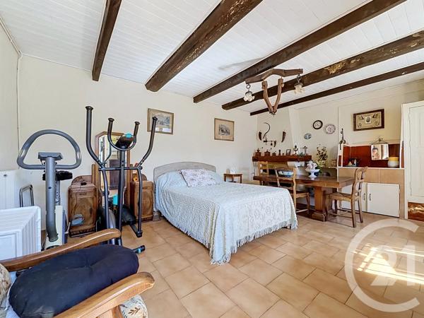 Maison à vendre  4 pièces - 218 m 2   MOUGINS  - 06