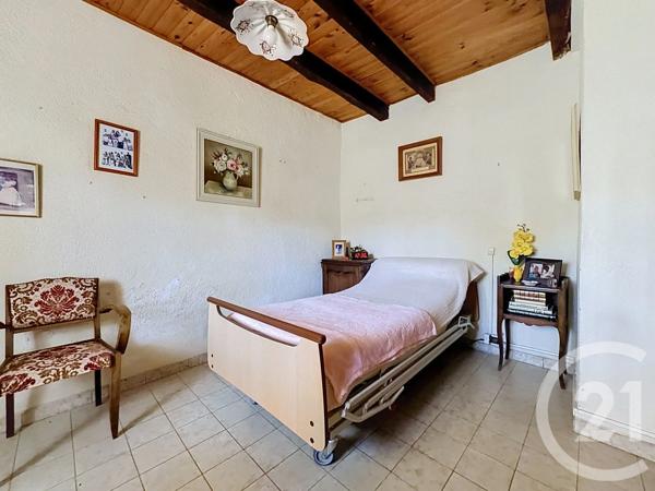 Maison à vendre  4 pièces - 218 m 2   MOUGINS  - 06