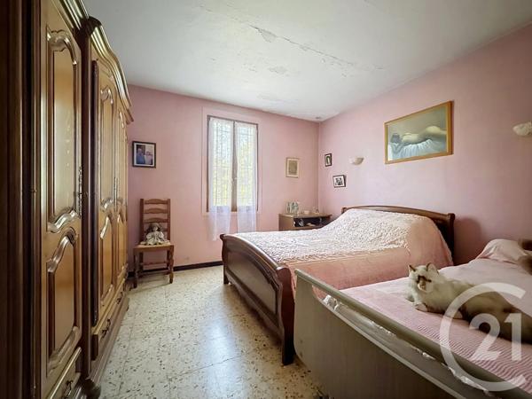 Maison à vendre  4 pièces - 218 m 2   MOUGINS  - 06
