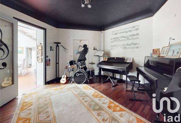 Maison 11 pièces de 390 m² à Meaux (77100)